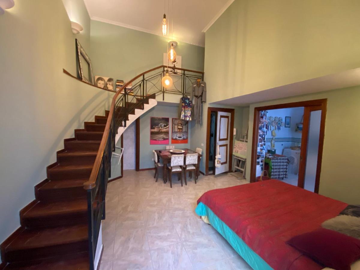 Casa Gioia, Tra Palazzo Reale,Lungomare E Monte Echia Apartment เนเปิลส์ ภายนอก รูปภาพ